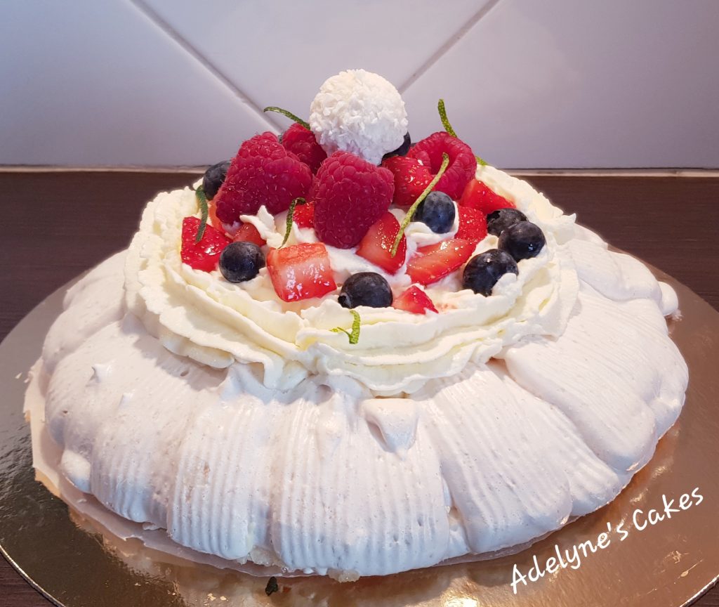 Pavlova fruits rouges coco